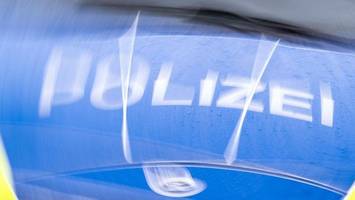 60 Jahre alter Autofahrer verliert Kontrolle und stirbt
