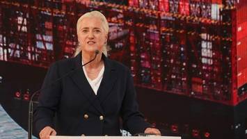 angela titzraths abgang bei der hhla: „peinlich“, „abgesägt“