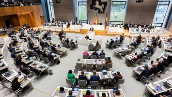 Landtagsabgeordnete sollen 465 Euro mehr erhalten