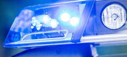 Stau auf der B17 nach Unfall mit mehreren Fahrzeugen