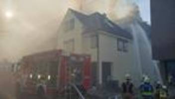 notfälle: brand im stuttgarter westen - 100 einsatzkräfte vor ort