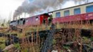 verkehr: schmalspurbahnen steuern brocken wieder mit dampfloks an