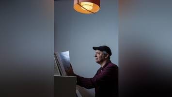 Rainald Grebe: „Hart an der Grenze zum Kollaps“