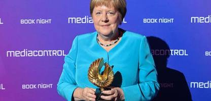 angela merkel: ex-kanzlerin vermisst blumensträuße und kanzleramtsküche