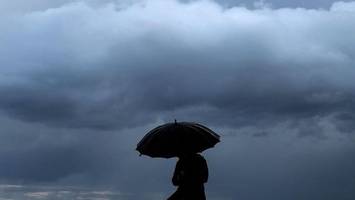 Heftige Unwetter in Frankreich: Zwölfjähriger von Baum erschlagen