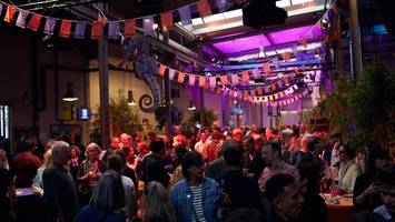 „kunst ist bedrohung“ – film-party in hamburg mit mahnenden worten