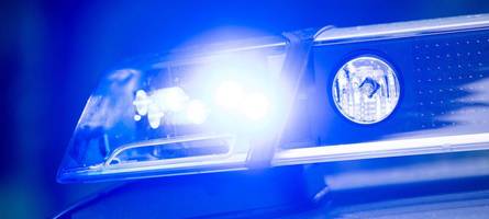 Polizei räumt Schulgebäude in Aschaffenburg: Fahndung nach unbekanntem Mann mit Messer läuft