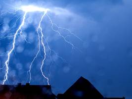 Wetter in Bayern: Unwetter drohen: Es bleibt heiß und gewittrig
