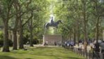 Denkmal für Queen Elizabeth: Was der König wohl denkt