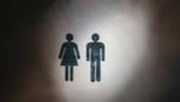 männer und frauen: konferenz sieht gleichstellung unter druck