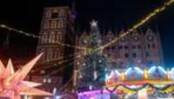 vorfall in stralsund: prozessauftakt: weihnachtsmann soll kind geschlagen haben