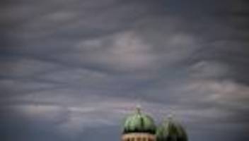 wetter: gewitter mit starkregen und wind im freistaat