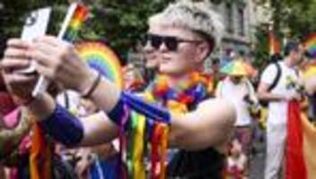 budapest pride: von der leyen kritisiert ungarn für verbot von pride-parade