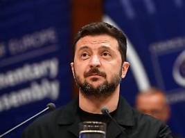 Sondertribunal nimmt Gestalt an: Selenskyj will Putin auf der Anklagebank sehen