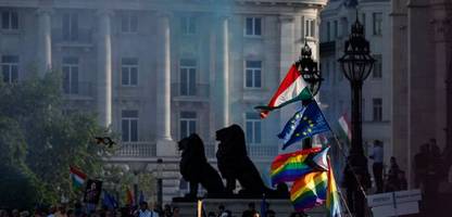 Ungarn: Ursula von der Leyen fordert ungehinderte Pride-Parade in Budapest