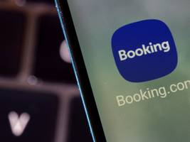 hotelbranche: verbraucherschützer planen klage gegen booking.com