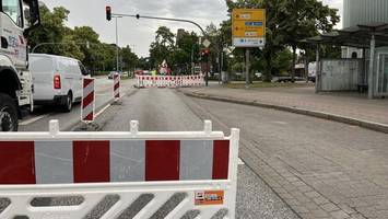 b5 und b404: wasserrohrbruch legt verkehr lahm