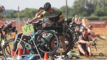 Triathlon sorgt für Straßensperrungen entlang der Elbe