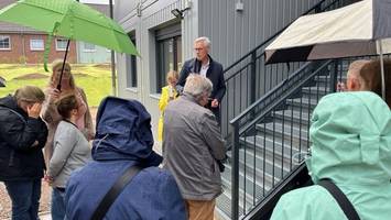 umstrittenes flüchtlingsheim: viele betten bleiben leer