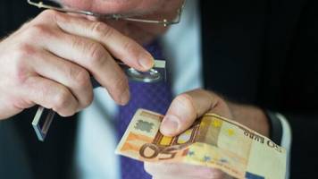 Falschgeld erkennen: Woran Sie gefälschtes Geld sicher erkennen