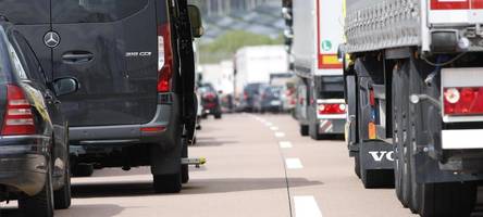 Tödlicher Unfall auf der A8: Warum war die Umfahrung nicht richtig ausgeschildert?