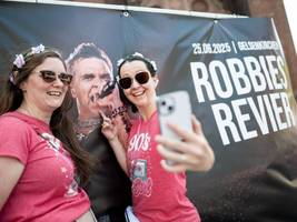 Robbie Williams in Gelsenkirchen: Drehbuchschreiber des eigenen Lebens