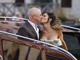 Brautpaar schippert durch Kanäle: Jeff Bezos und Lauren Sánchez turteln sich warm
