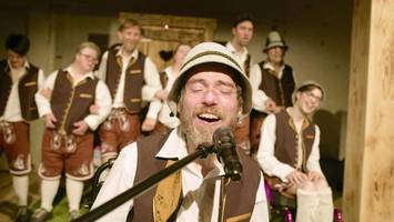 sommerspaß mit einigen abgründen: „musikantenstadl“