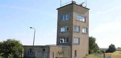 Berlin: Warum Herr Lange einen DDR-Grenzturm für 156.000 Euro ersteigert hat