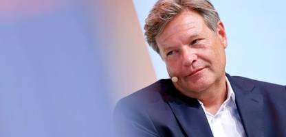 robert habeck wird talkmaster am berliner ensemble