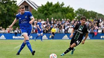 32 Minuten auf seinem „alten Acker”: Mertesacker am Ball