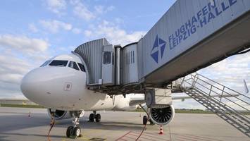 zwei deutsche zu betrunken für urlaubs-flieger – polizei warnt