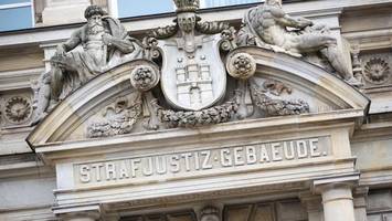 sohn zur prostitution gezwungen? vater ab dienstag vor gericht