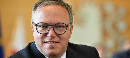 „es spürt doch jeder im land, dass wir wachsamer sein müssen“