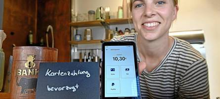„Regulierungswut“ oder „Zeitgeist“? Was Augsburger Händler von einer Pflicht zur Kartenzahlung halten