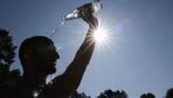 hochsommer kommt: es scheint fast nur die sonne - hitzewelle naht im südwesten