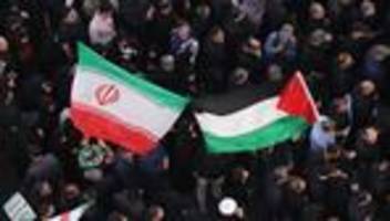 Staatliche Trauerfeier im Iran: Hunderttausende Iraner trauern um getötete Spitzenkommandeure