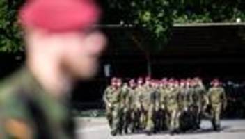 bundesparteitag: spd bekräftigt forderung nach freiwilligkeit beim wehrdienst