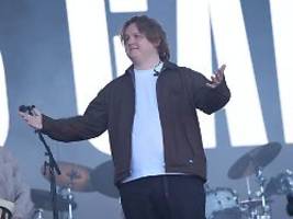 Ich bin zurück, Baby!: Lewis Capaldi feiert emotionales Glastonbury-Comeback