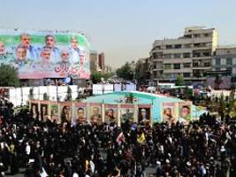 Trauernde verfluchen Israel: Massenbegräbnis von Militärs und Atomforschern im Iran