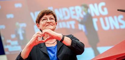 saskia esken lobt olaf scholz und verlangt mehr zusammenhalt von der spd