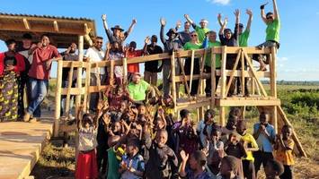 spielplätze statt eigenheim: was viebrockhaus in afrika plant
