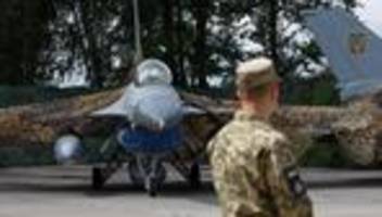 Russischer Krieg gegen die Ukraine: Ukraine meldet russische Luftangriffe und Absturz von F-16-Kampfjet