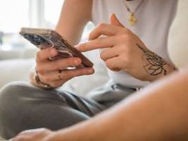 Apps belohnen Oberflächlichkeit: Menschen werden in die Online-Dating-Falle gelockt