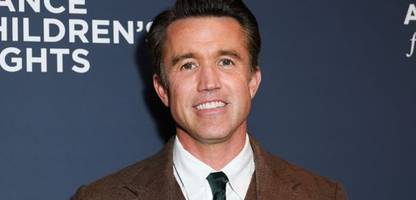 rob mcelhenney will künftig rob mac heißen