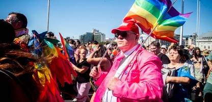 Ungarns Regierung schwadroniert nach Pride-Parade von Kundgebung auf EU-Befehl