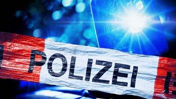 A1 bei Hamburg: Golf-Fahrer (72) löst Kettenreaktion aus