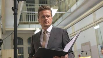 gratis-show: tatort-star liest heute abend in pinneberger kirche