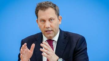 management-moment der woche: mehr geld nötig? so verhandeln führungskräfte richtig um das budget