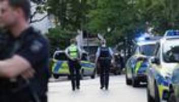 Massenschlägerei: Nach Gewalt zwischen Großfamilien ermittelt Mordkommission